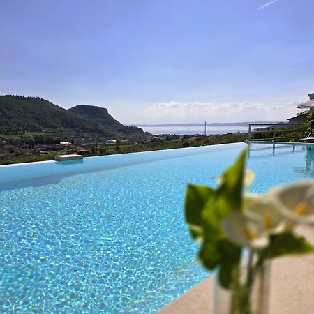 Relais Villa Olivi Costermano Exterior photo