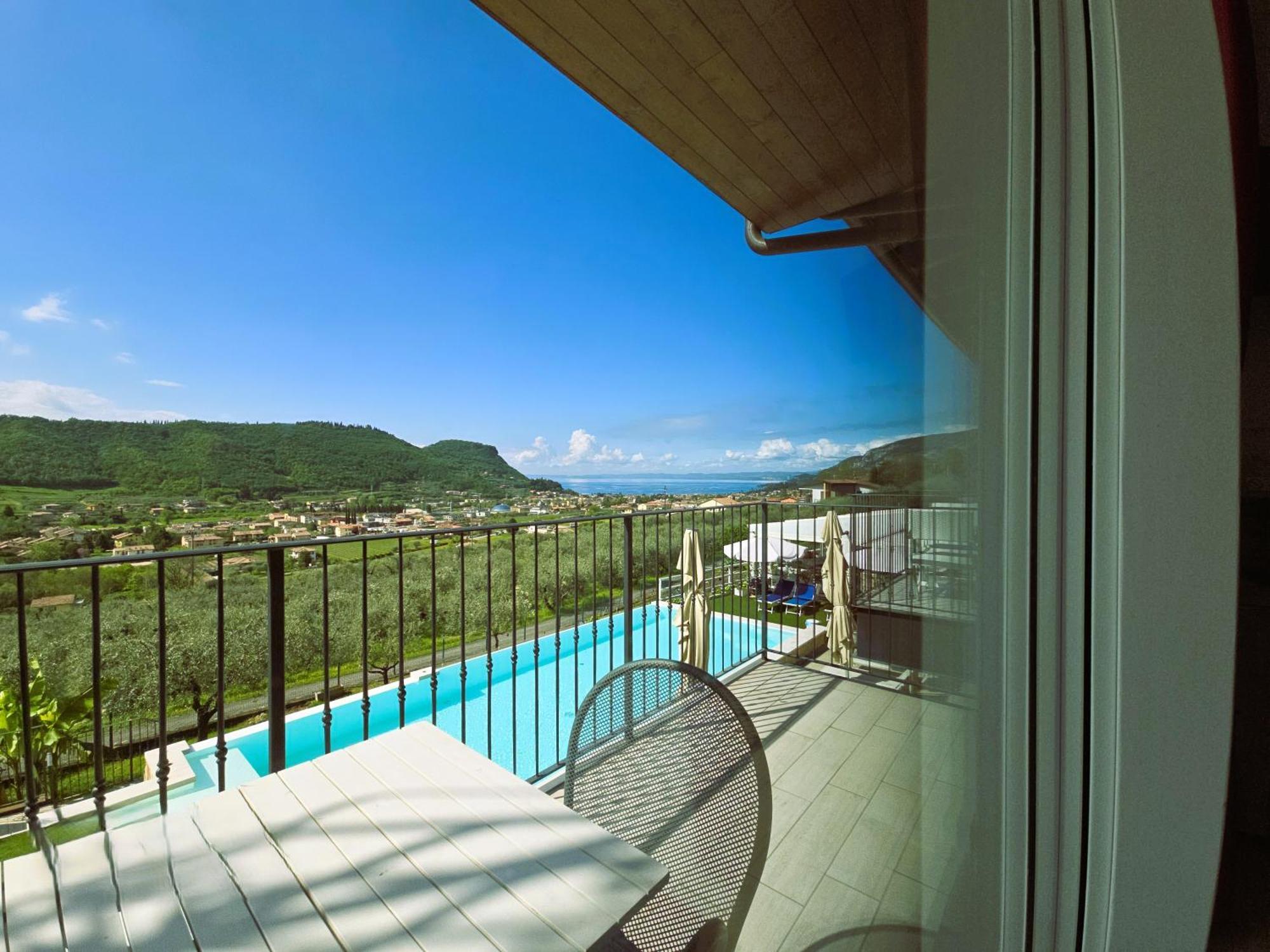 Relais Villa Olivi Costermano Exterior photo